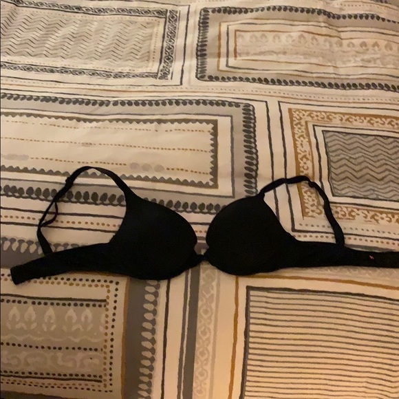 Black 32B Bra from PINK barely worn - Picture 1 of 8